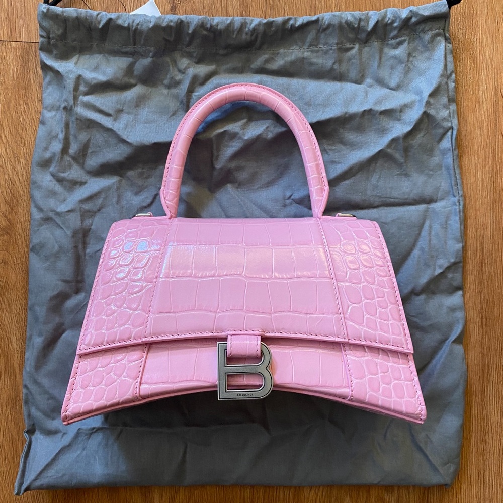 Hourglass bag